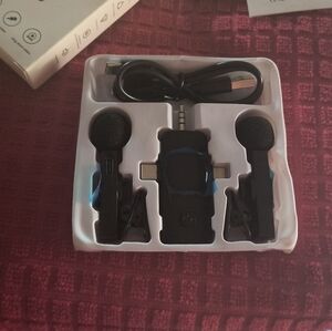 Wireless Lavalier Microphone - White